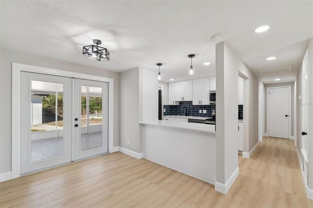 8818 AUBURN WAY, Tampa, FL 33615