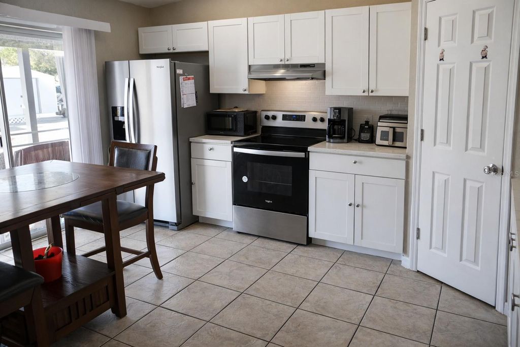 Image 5 of property listing at 3480 CLINGMAN STREET, Deltona, FL 32738