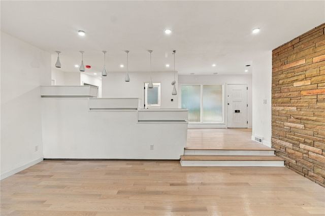 38 Amherst Road, Cranston, RI 02920