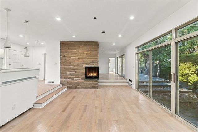38 Amherst Road, Cranston, RI 02920