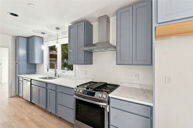 38 Amherst Road, Cranston, RI 02920
