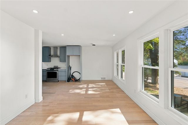 38 Amherst Road, Cranston, RI 02920