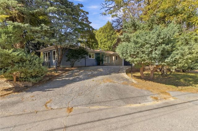 38 Amherst Road, Cranston, RI 02920