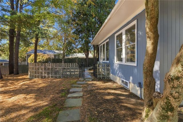 38 Amherst Road, Cranston, RI 02920