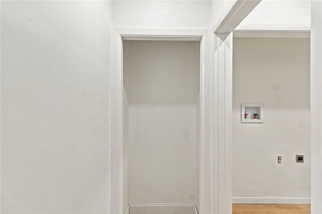 38 Amherst Road, Cranston, RI 02920