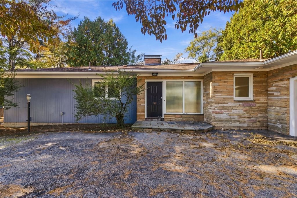 38 Amherst Road, Cranston, RI 02920