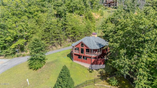2250 Village Summit Drive, Sevierville, TN 37862
