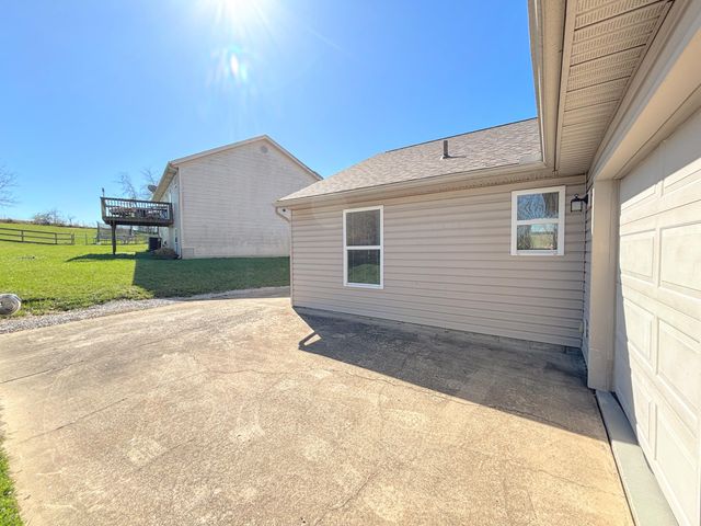 304 Brentwood Drive, Dry Ridge, KY 41035