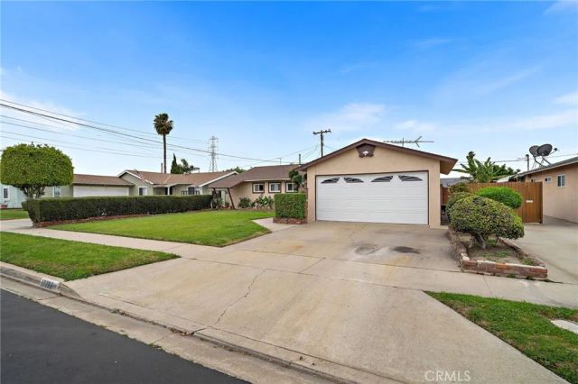 10802 Mac Street, Anaheim, CA 92804