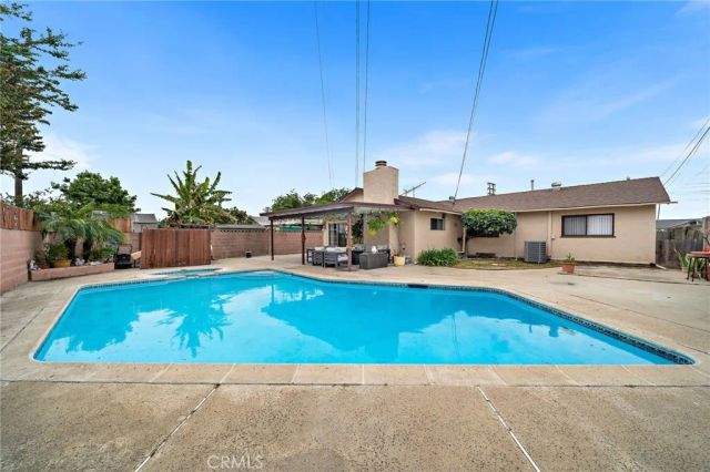 10802 Mac Street, Anaheim, CA 92804