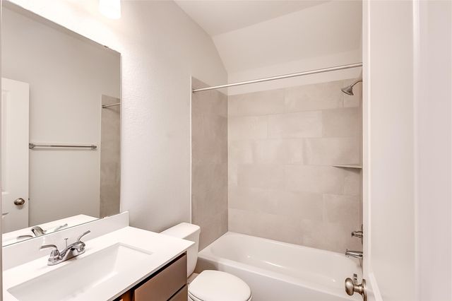 232 Blackborrow DR, Kyle, TX 78640