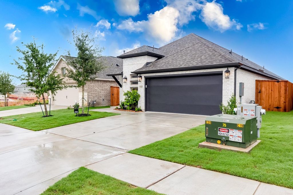 232 Blackborrow DR, Kyle, TX 78640
