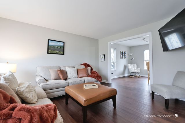 2764 Olympic Court, Aurora, IL 60503