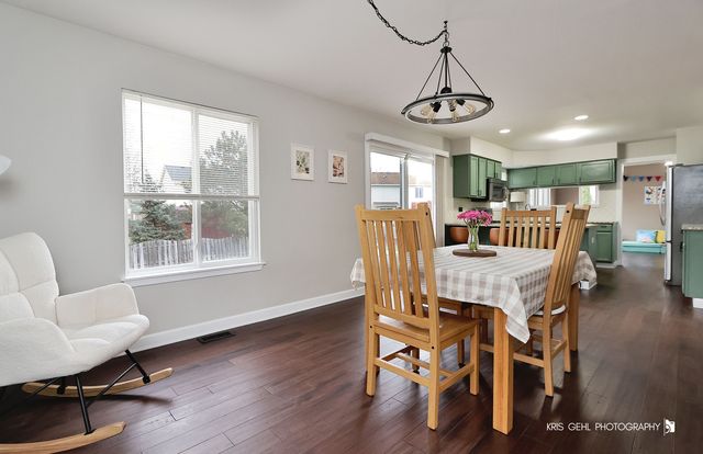 2764 Olympic Court, Aurora, IL 60503