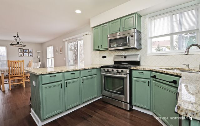 2764 Olympic Court, Aurora, IL 60503