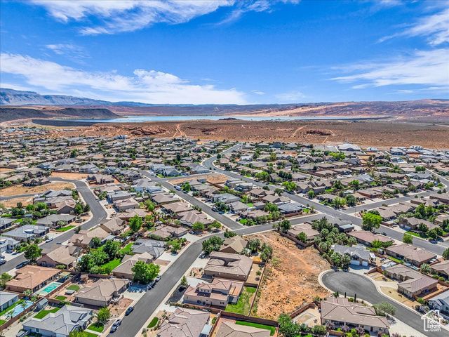 2472 S LYLE ST, Hurricane, UT 84737