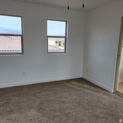 2472 S LYLE ST, Hurricane, UT 84737