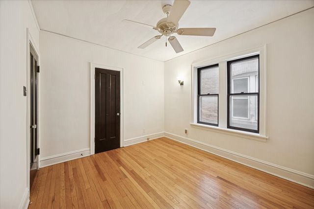 7348 Lake Street 2E, River Forest, IL 60305