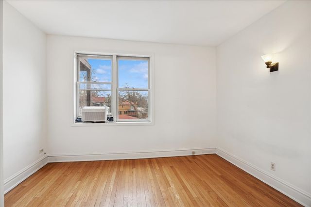 7348 Lake Street 2E, River Forest, IL 60305