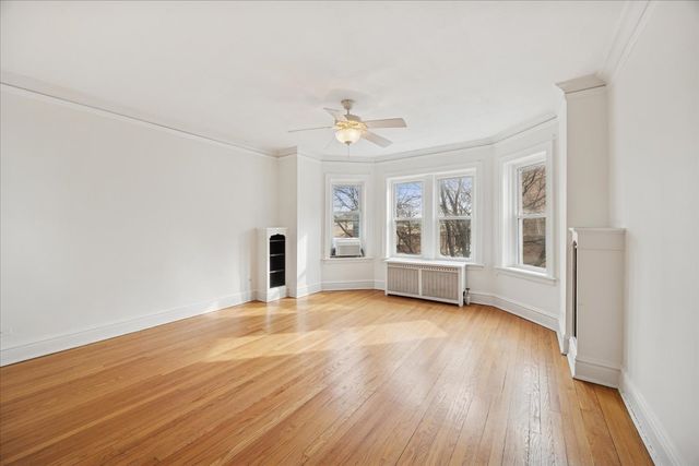 7348 Lake Street 2E, River Forest, IL 60305