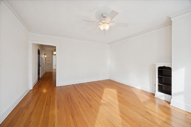 7348 Lake Street 2E, River Forest, IL 60305