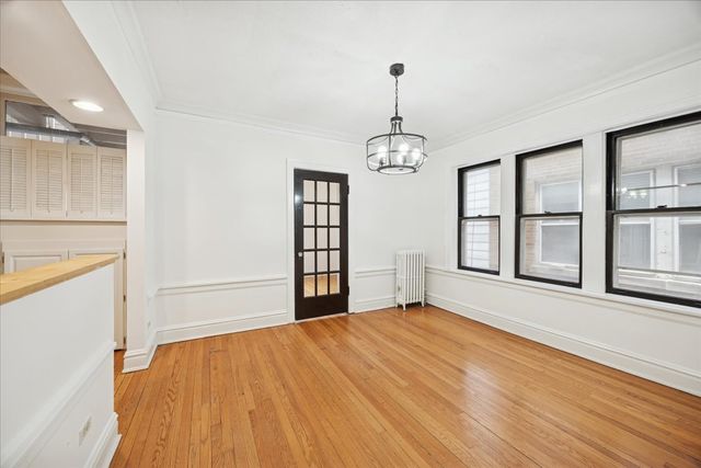 7348 Lake Street 2E, River Forest, IL 60305