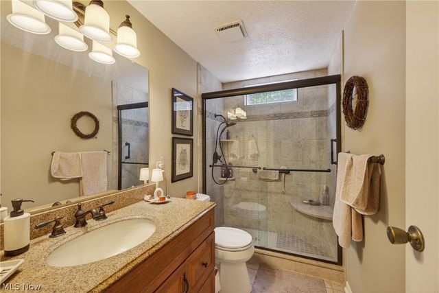 1664 Tinkers View Drive, Twinsburg, OH 44087