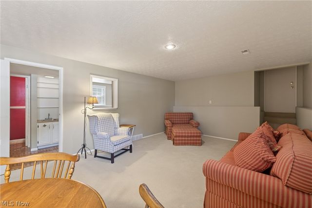 1664 Tinkers View Drive, Twinsburg, OH 44087