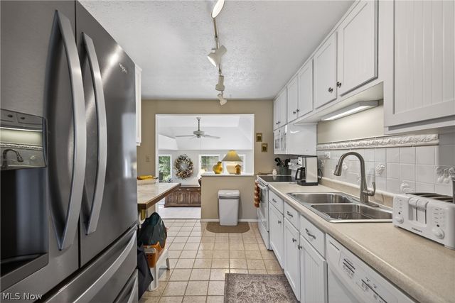 1664 Tinkers View Drive, Twinsburg, OH 44087