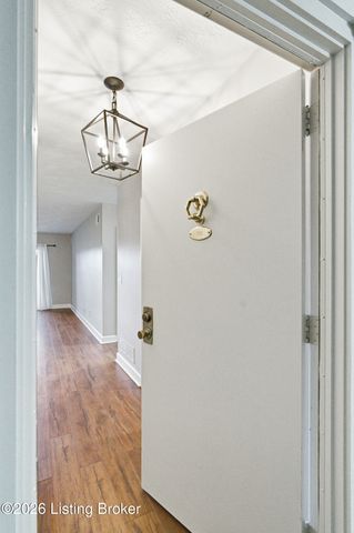 5800 Coach Gate Wynde APT 308, Louisville, KY 40207