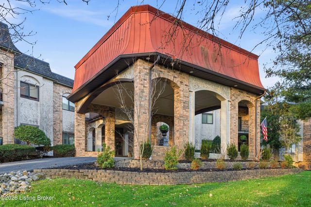 5800 Coach Gate Wynde APT 308, Louisville, KY 40207