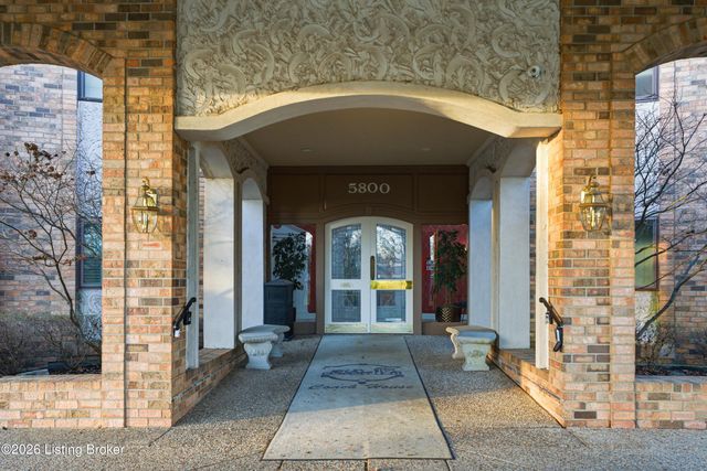 5800 Coach Gate Wynde APT 308, Louisville, KY 40207