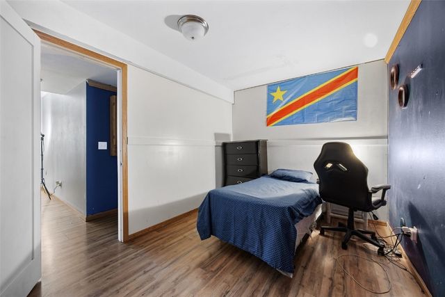 1050 Twilight Dr, North Liberty, IA 52317