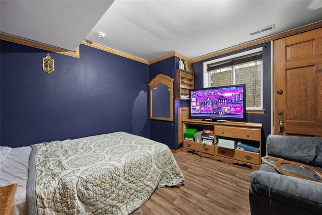 1050 Twilight Dr, North Liberty, IA 52317