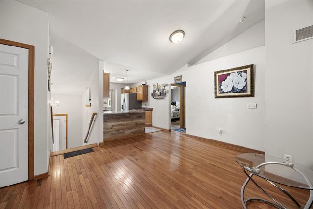 1050 Twilight Dr, North Liberty, IA 52317