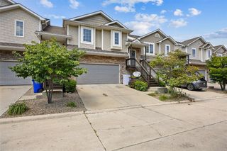 1050 Twilight Dr, North Liberty, IA 52317