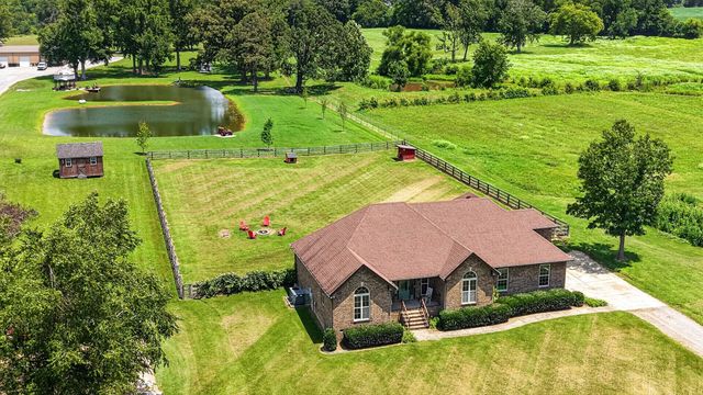 530 Thompson Ln, Portland, TN 37148
