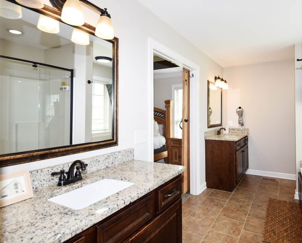 530 Thompson Ln, Portland, TN 37148
