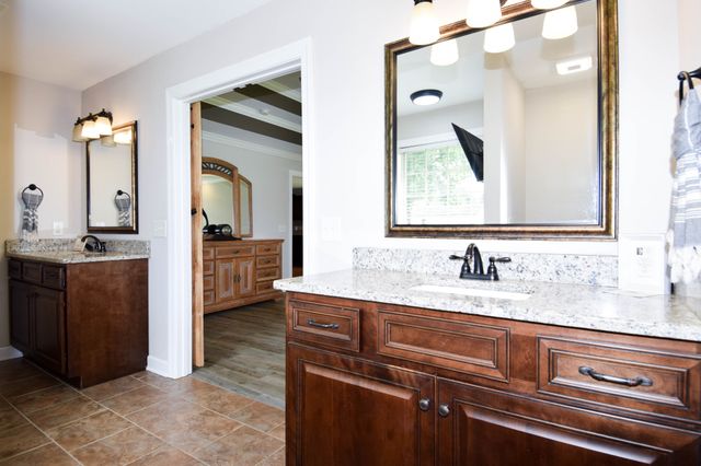 530 Thompson Ln, Portland, TN 37148