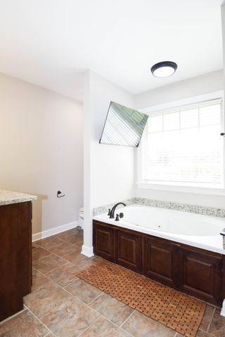 530 Thompson Ln, Portland, TN 37148