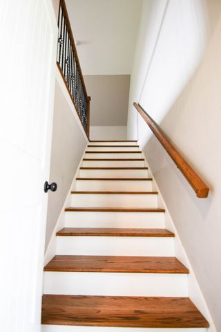 530 Thompson Ln, Portland, TN 37148