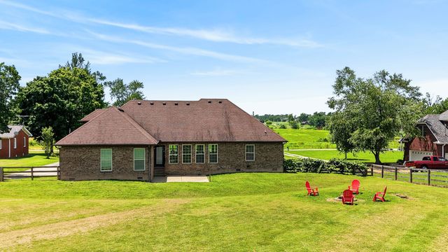 530 Thompson Ln, Portland, TN 37148