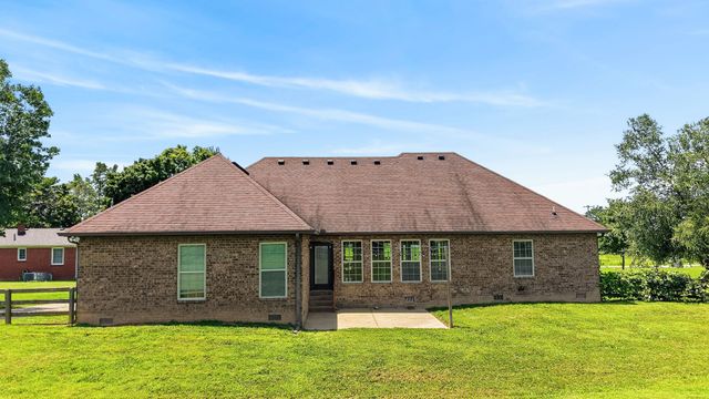 530 Thompson Ln, Portland, TN 37148