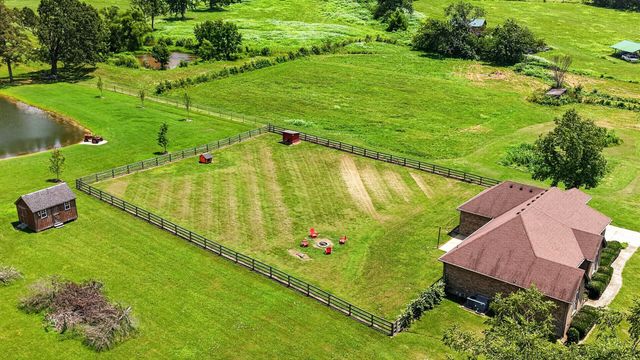 530 Thompson Ln, Portland, TN 37148