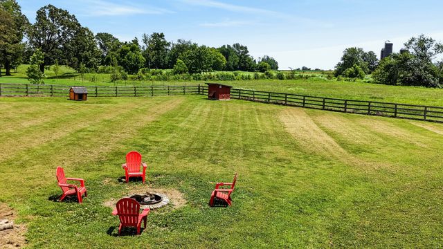 530 Thompson Ln, Portland, TN 37148