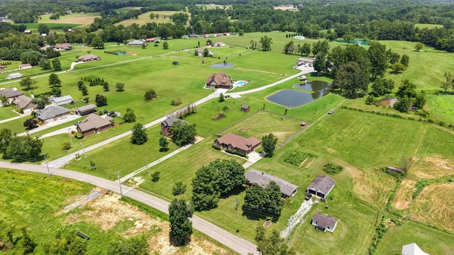 530 Thompson Ln, Portland, TN 37148