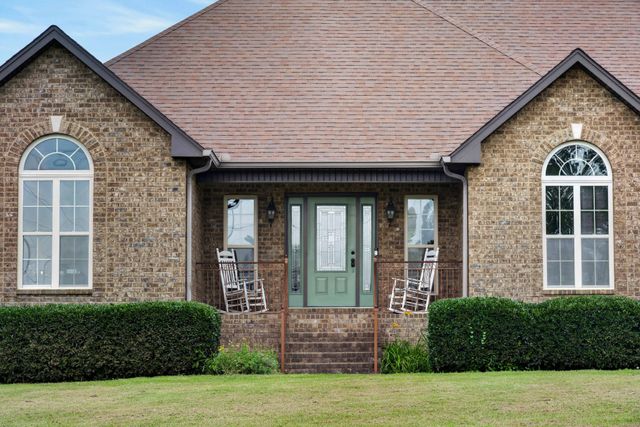 530 Thompson Ln, Portland, TN 37148