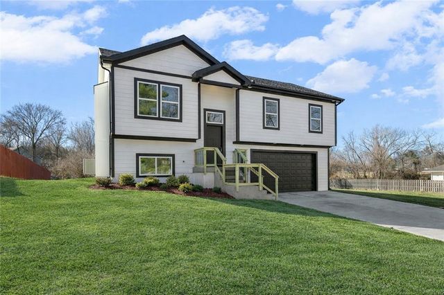 541 Oregon Street, Leavenworth, KS 66048