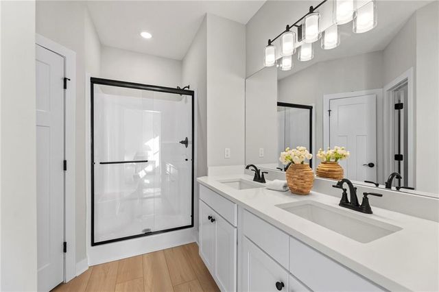 541 Oregon Street, Leavenworth, KS 66048