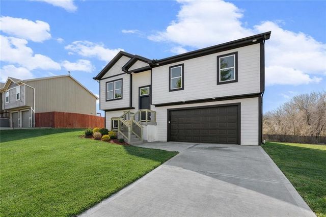 541 Oregon Street, Leavenworth, KS 66048